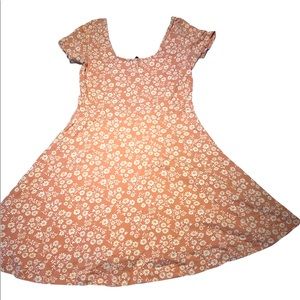 Forces 21 size Small Cotton Dress, pink with white and yellow Daisies.  So cute.